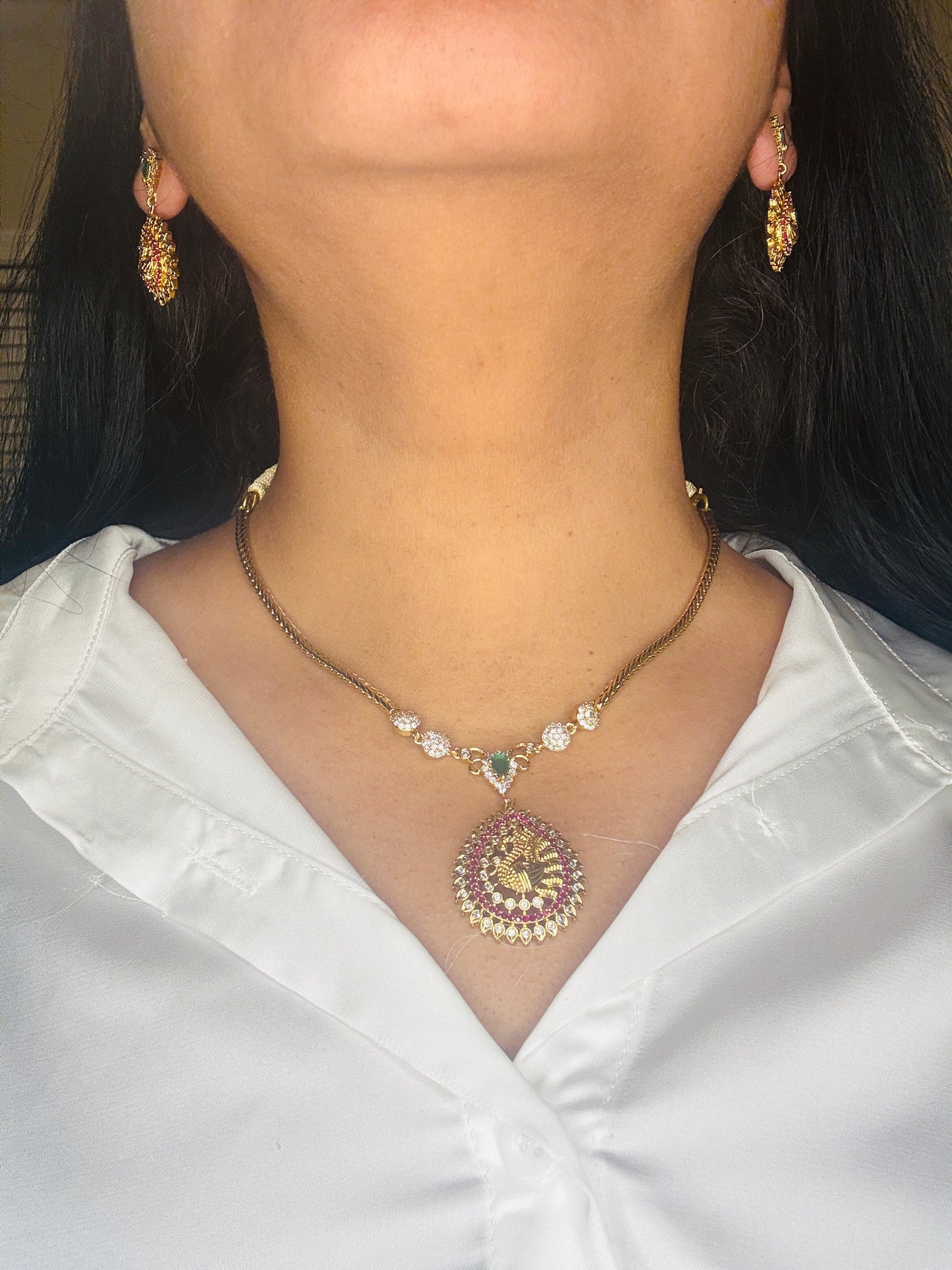 Aa008 Gold look delicate necklace set
