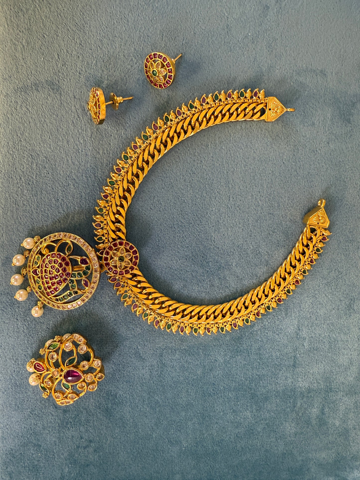 Trini- 3 pendant necklace
