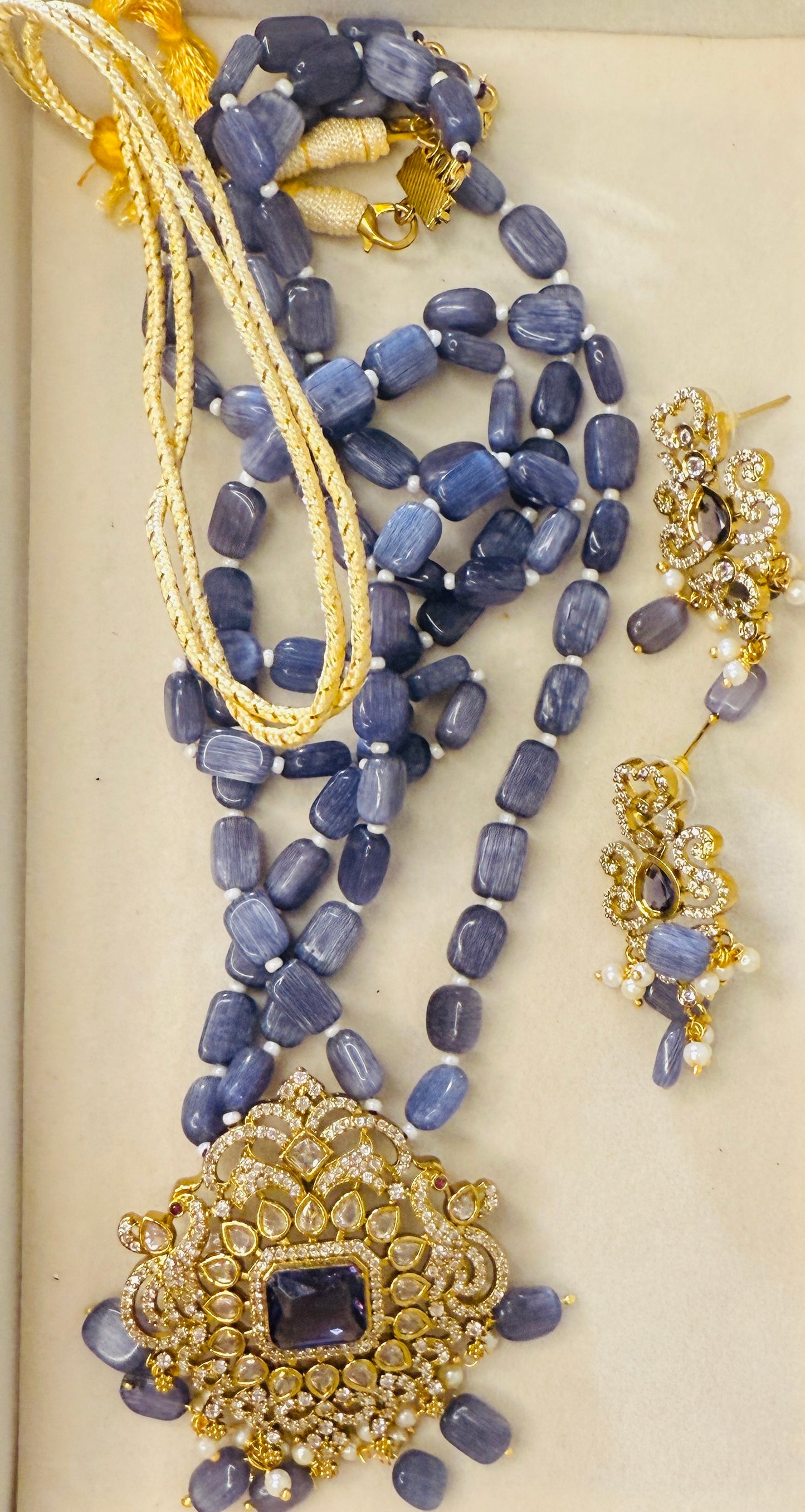 Aa027 Victorian Medium pendant purple beads long necklace