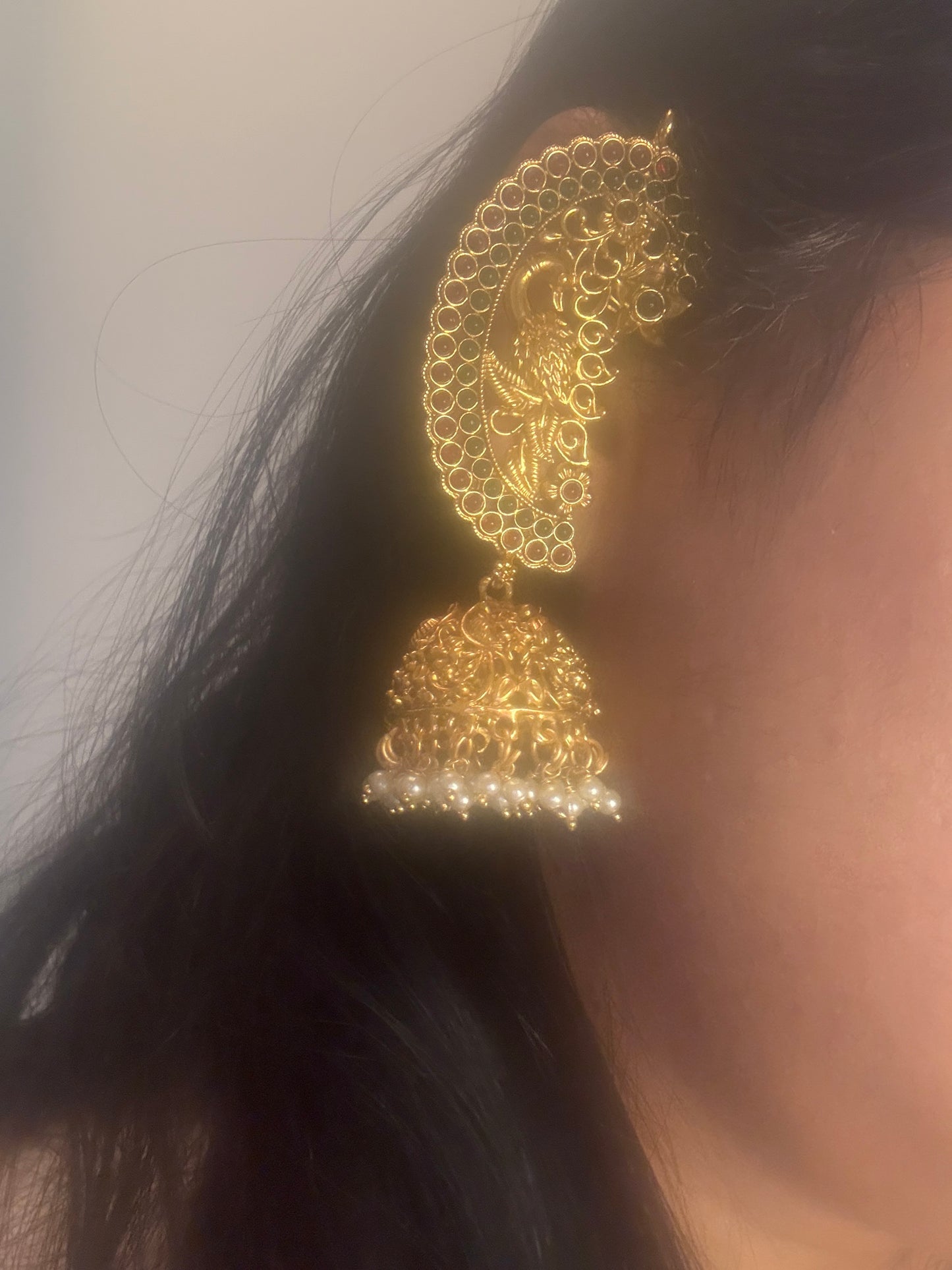 Kari- Earcuffs green red