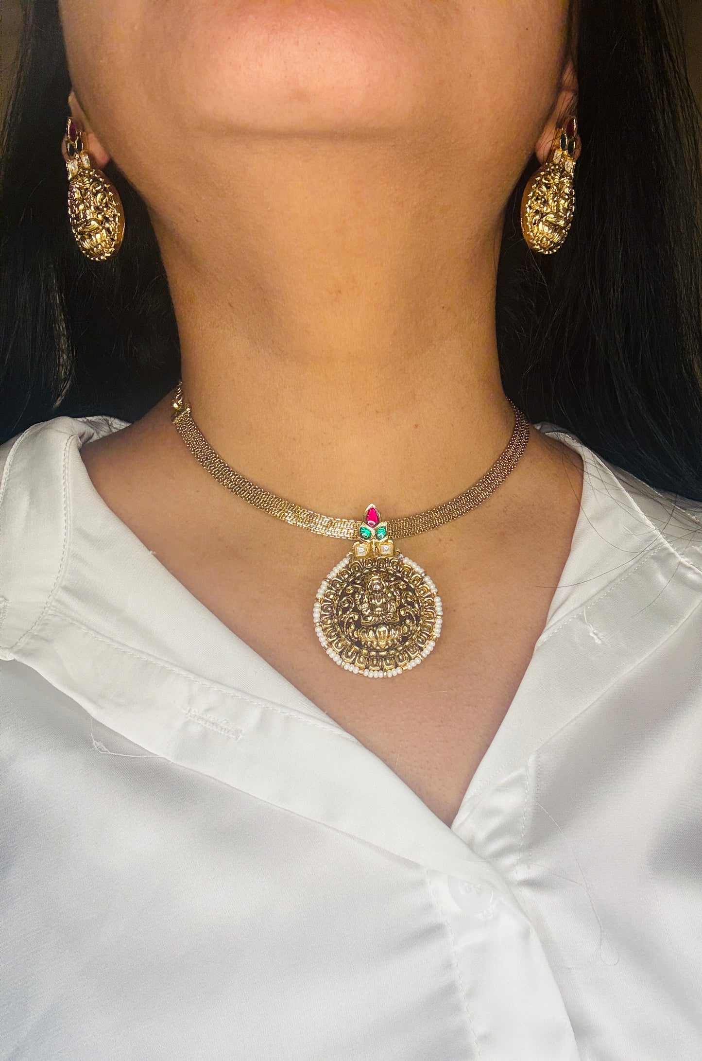 Aa005 Pendant style Lakshmi Devi necklace