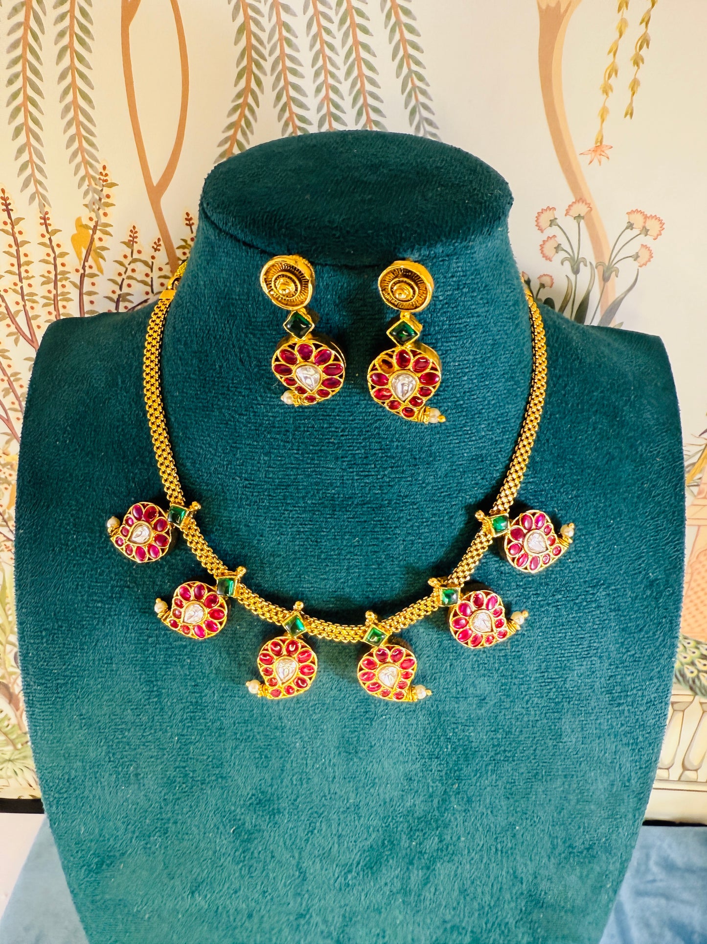 Reversible 2-in-1 mango necklace