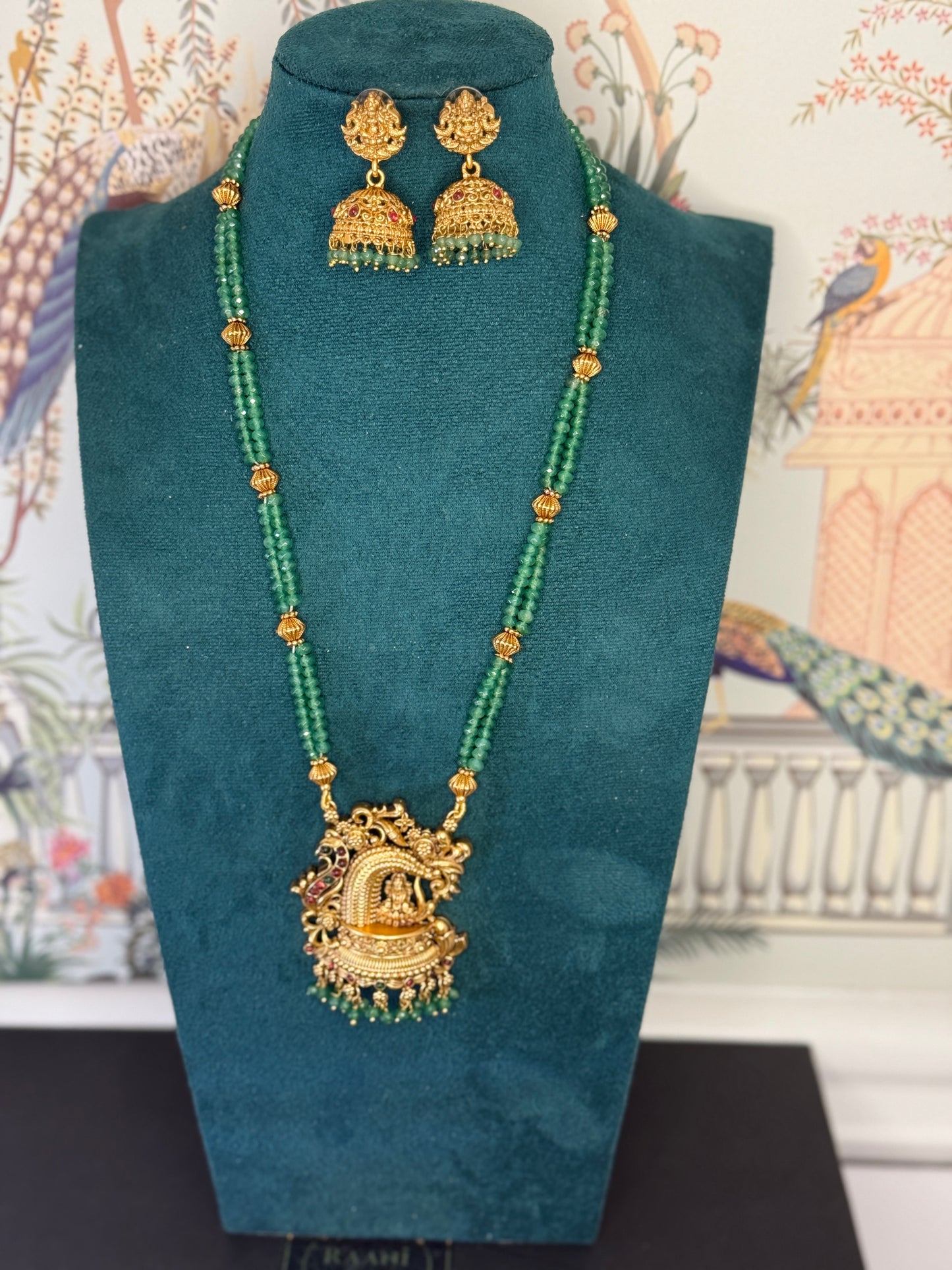 Aa021 Green beads necklace