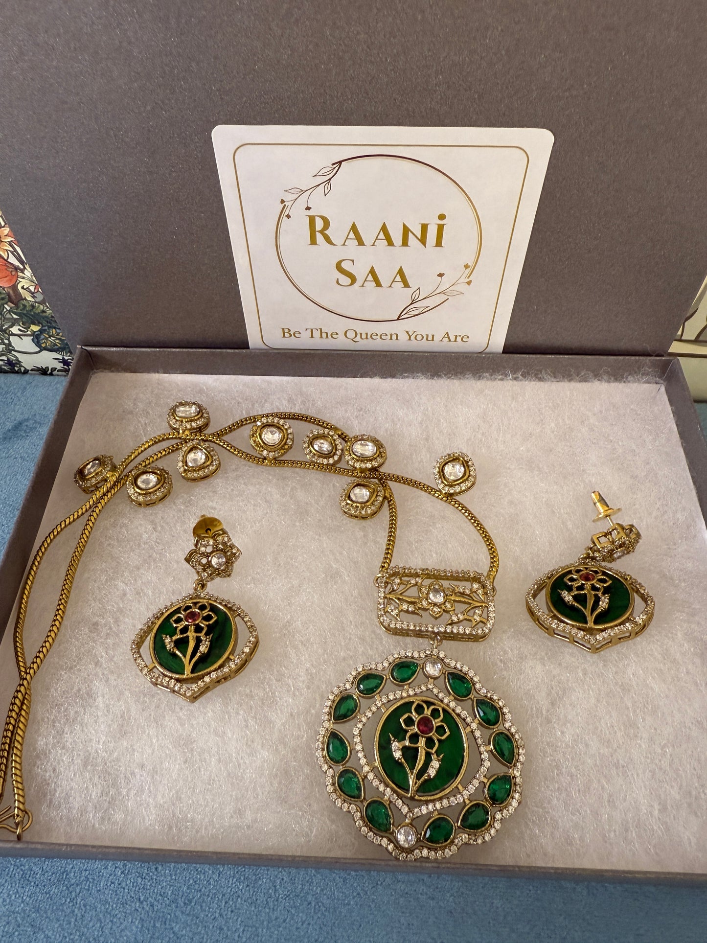 Pendant necklace