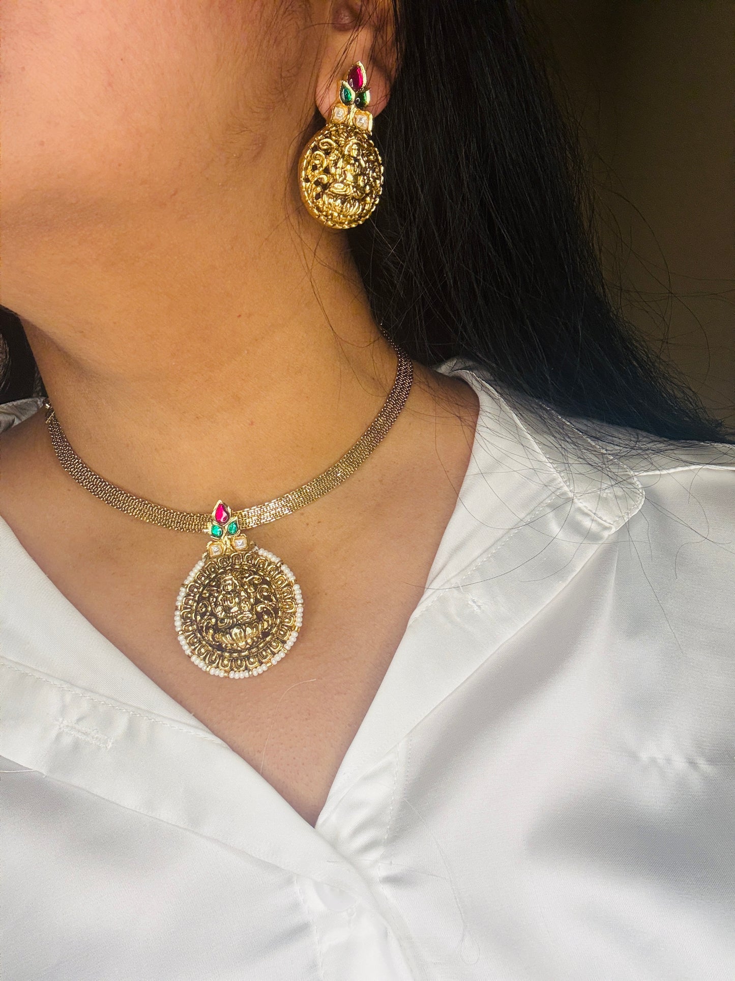 Aa005 Pendant style Lakshmi Devi necklace