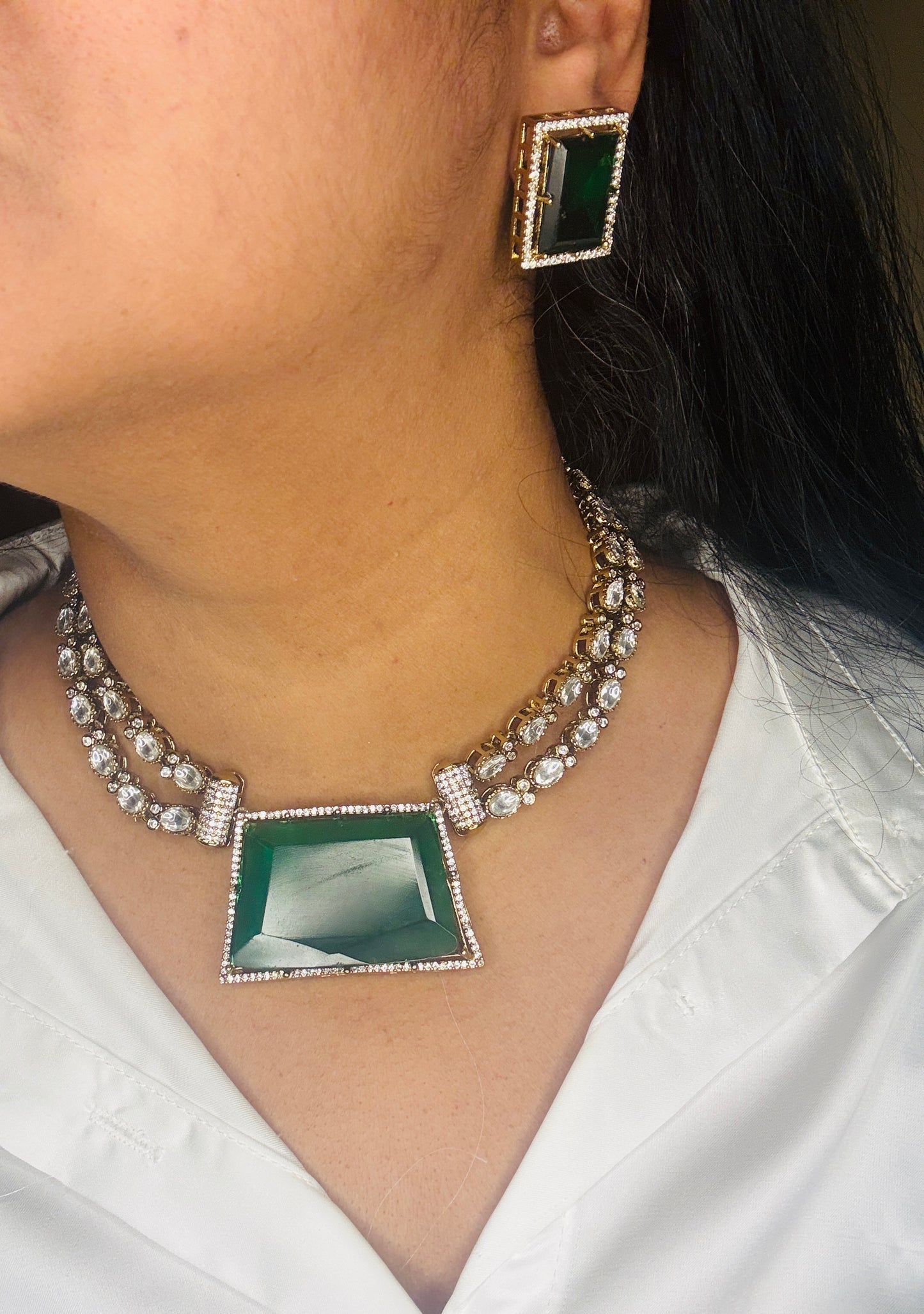 2 layer big center stone necklace set