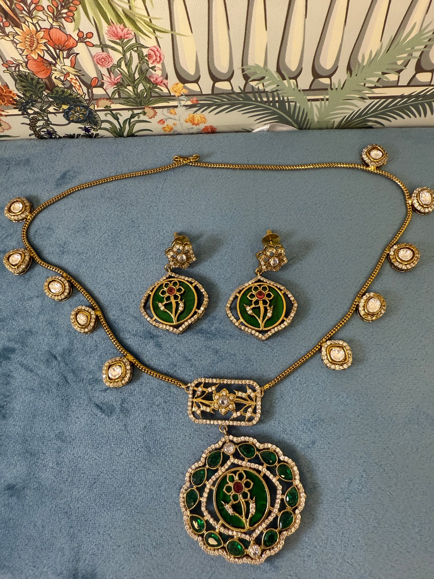 Pendant necklace