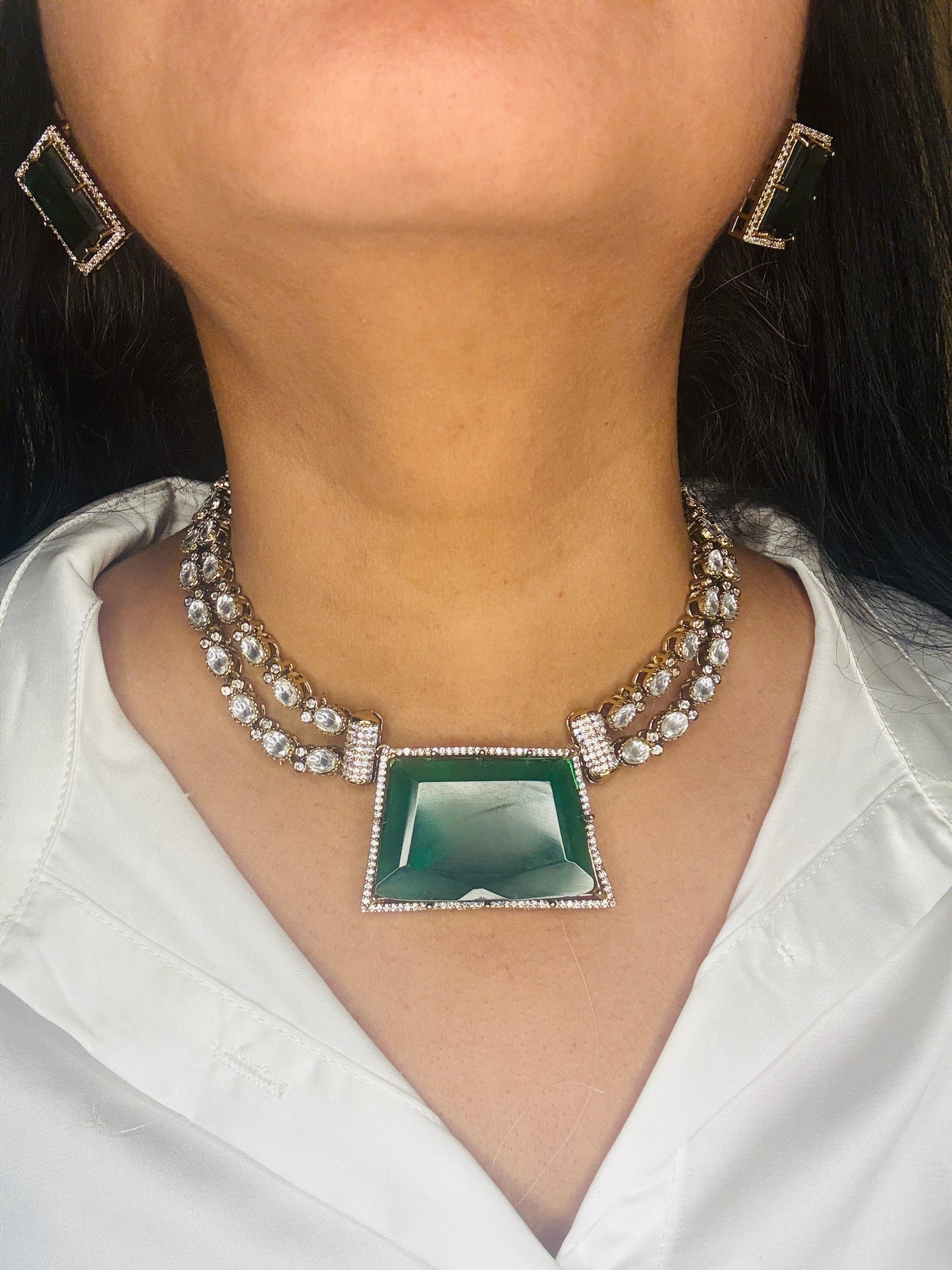 2 layer big center stone necklace set