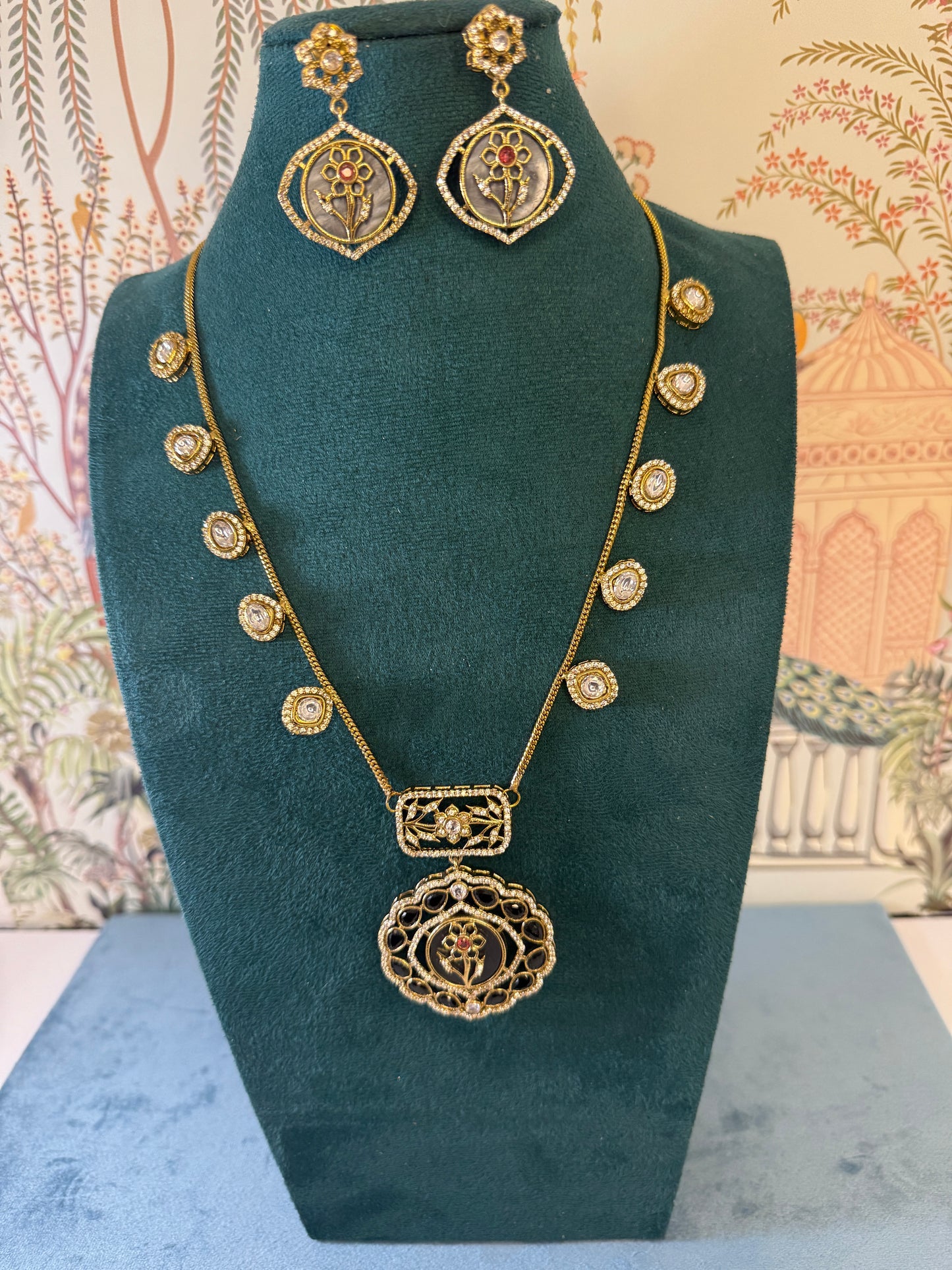 Pendant necklace