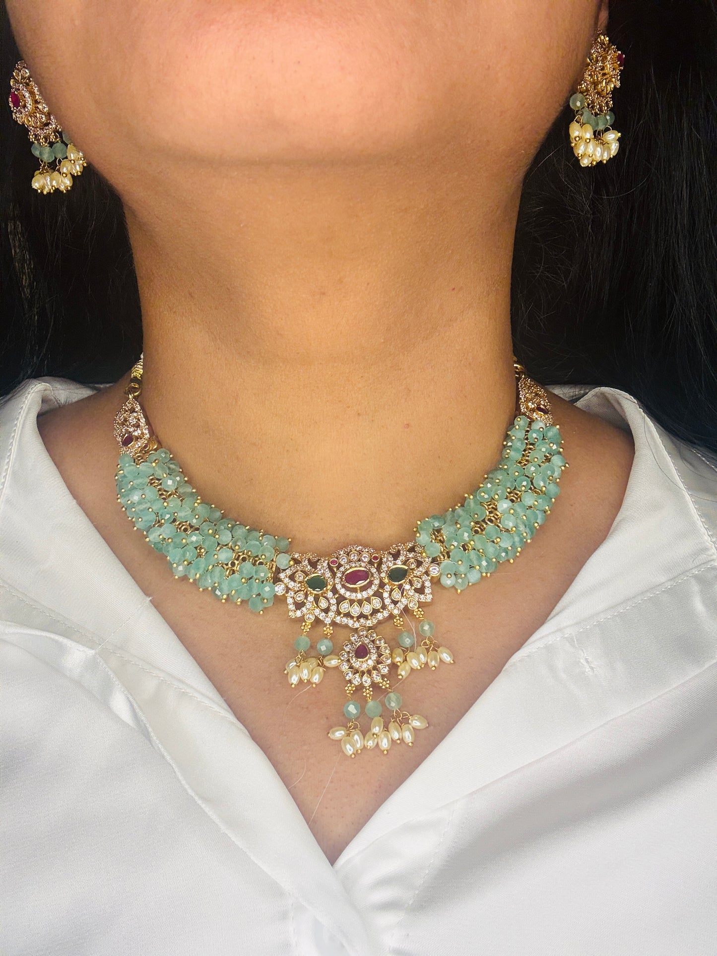 Aa018 Mint green beads necklace