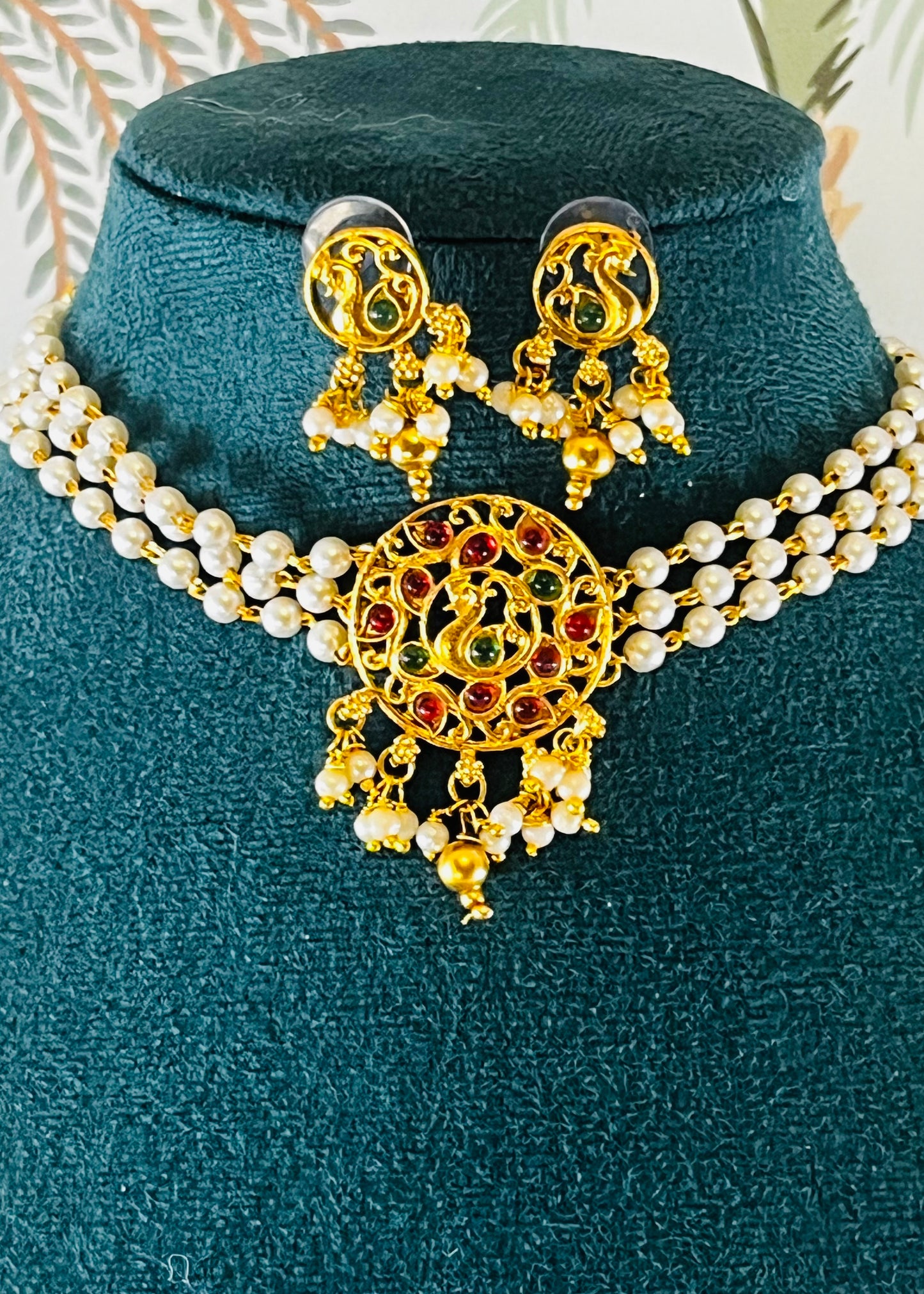 Aabha Small choker