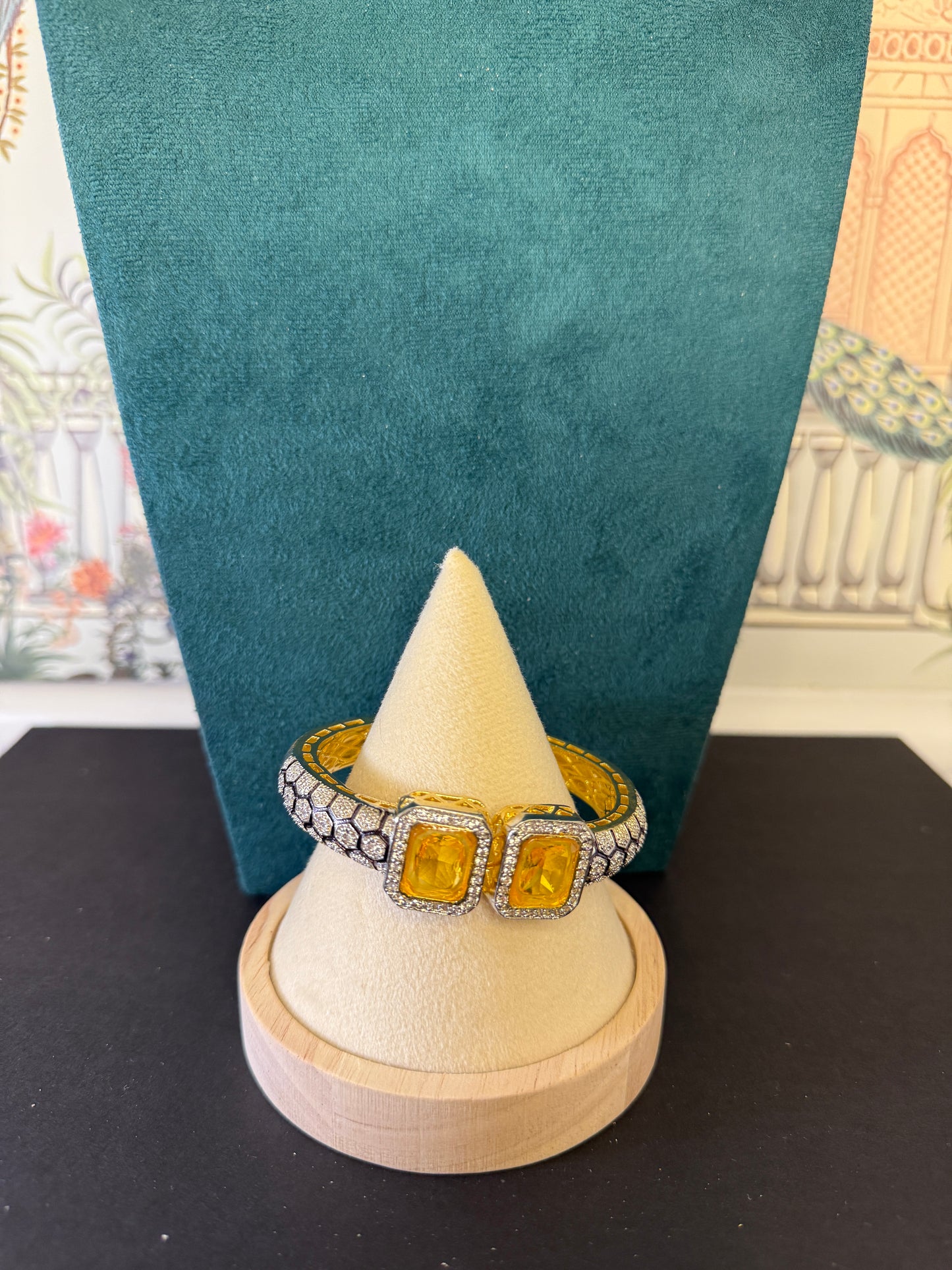 Aa007 Flexible front open bracelet