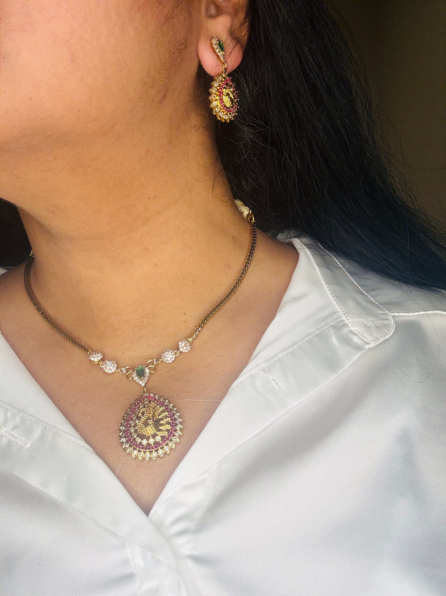 Aa008 Gold look delicate necklace set