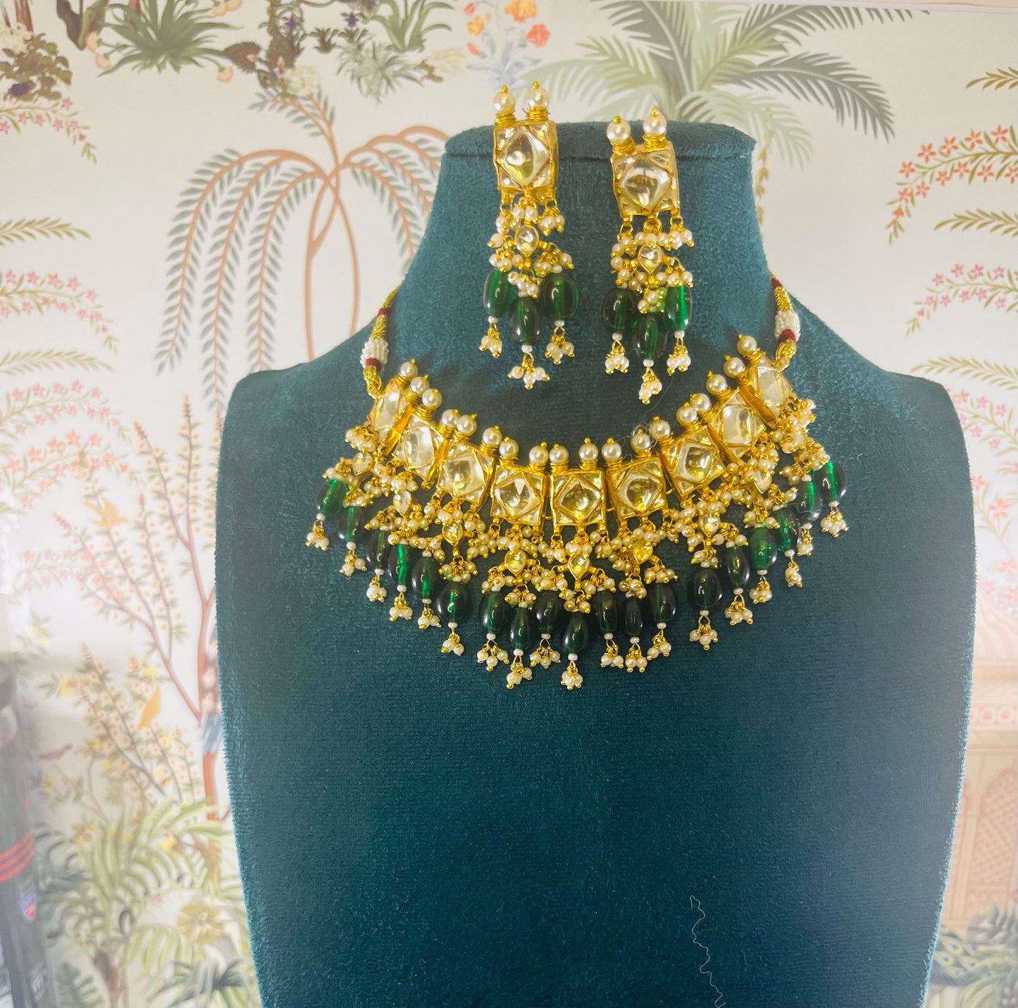 Aadya- Real kundan choker in green