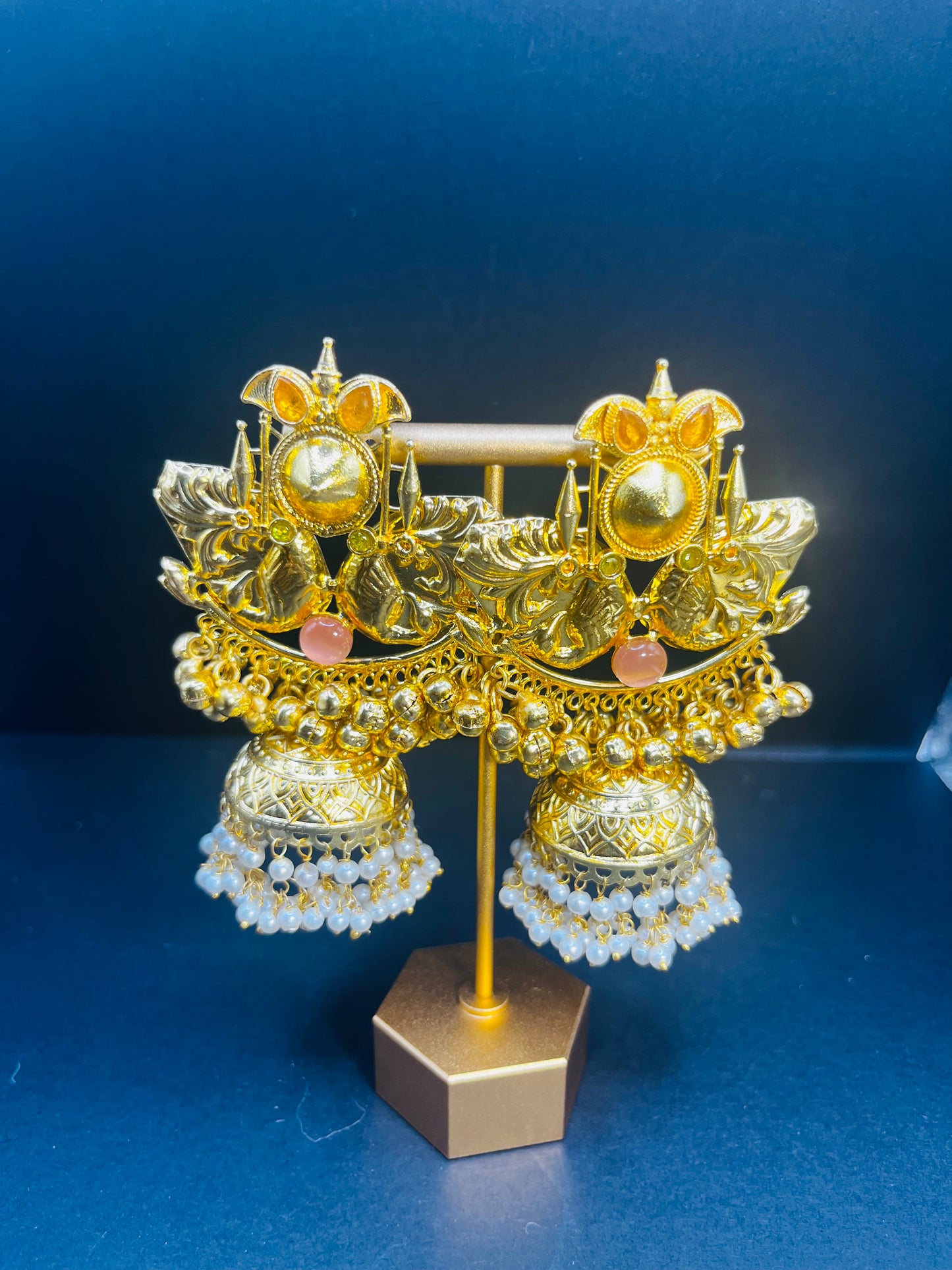 RC- 006 Golden replica earrings in pink or peach with pearl earchain