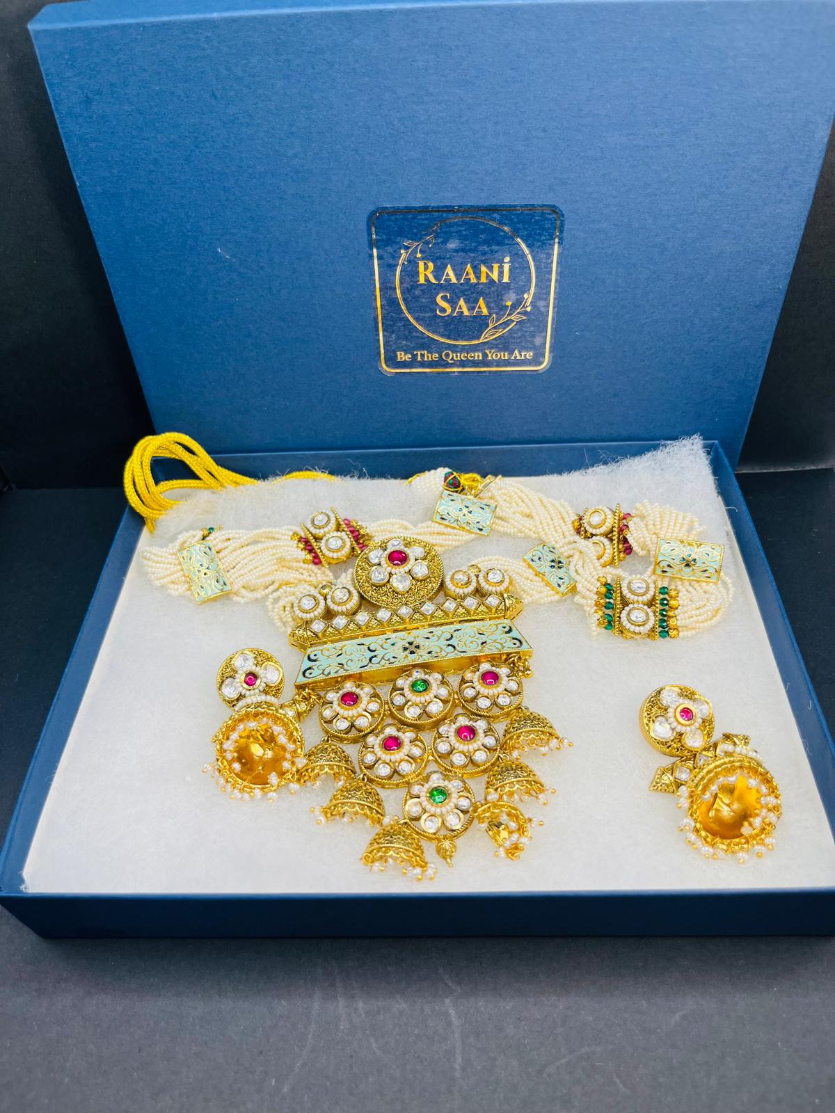 Abhika- Rajwadi heavy set