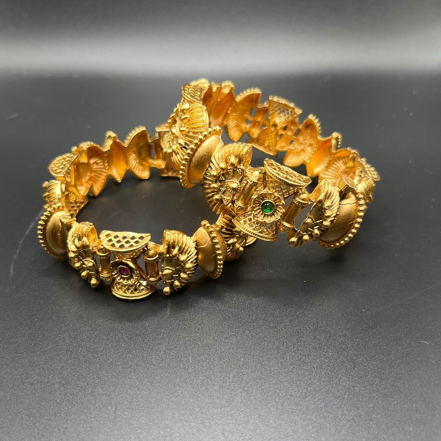RK-009 Ethnic detailing