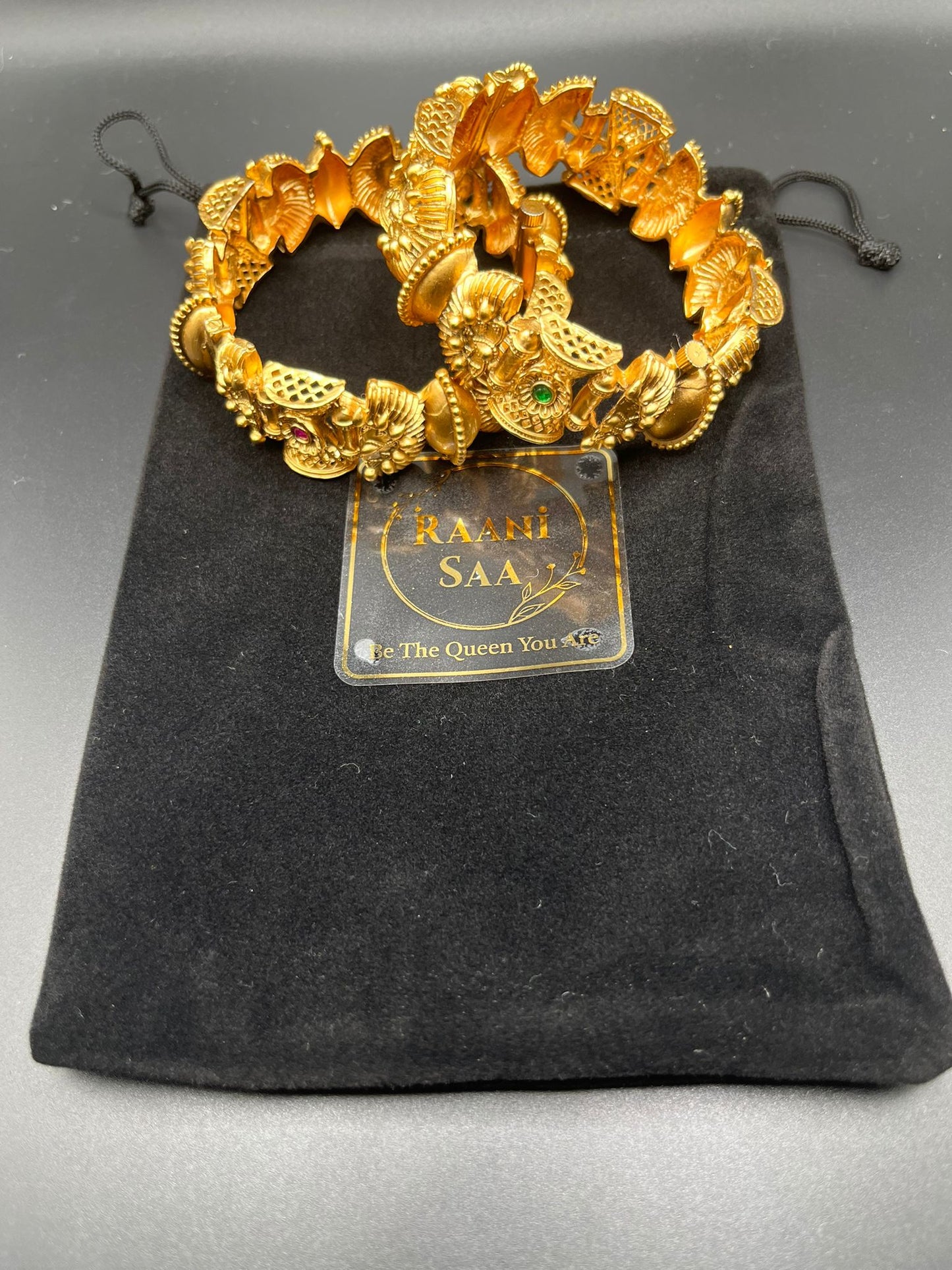 RK-009 Ethnic detailing