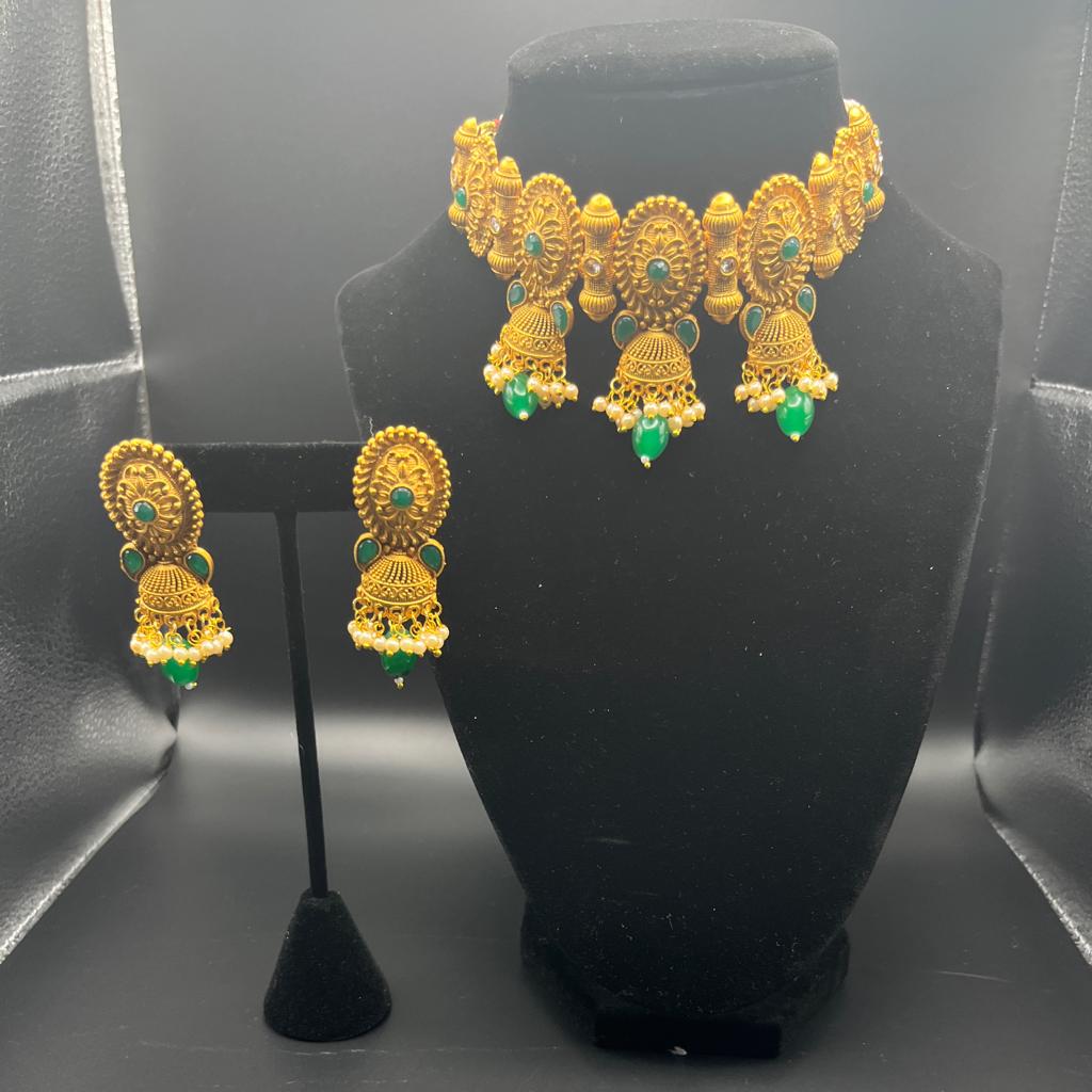 Gold look choker set