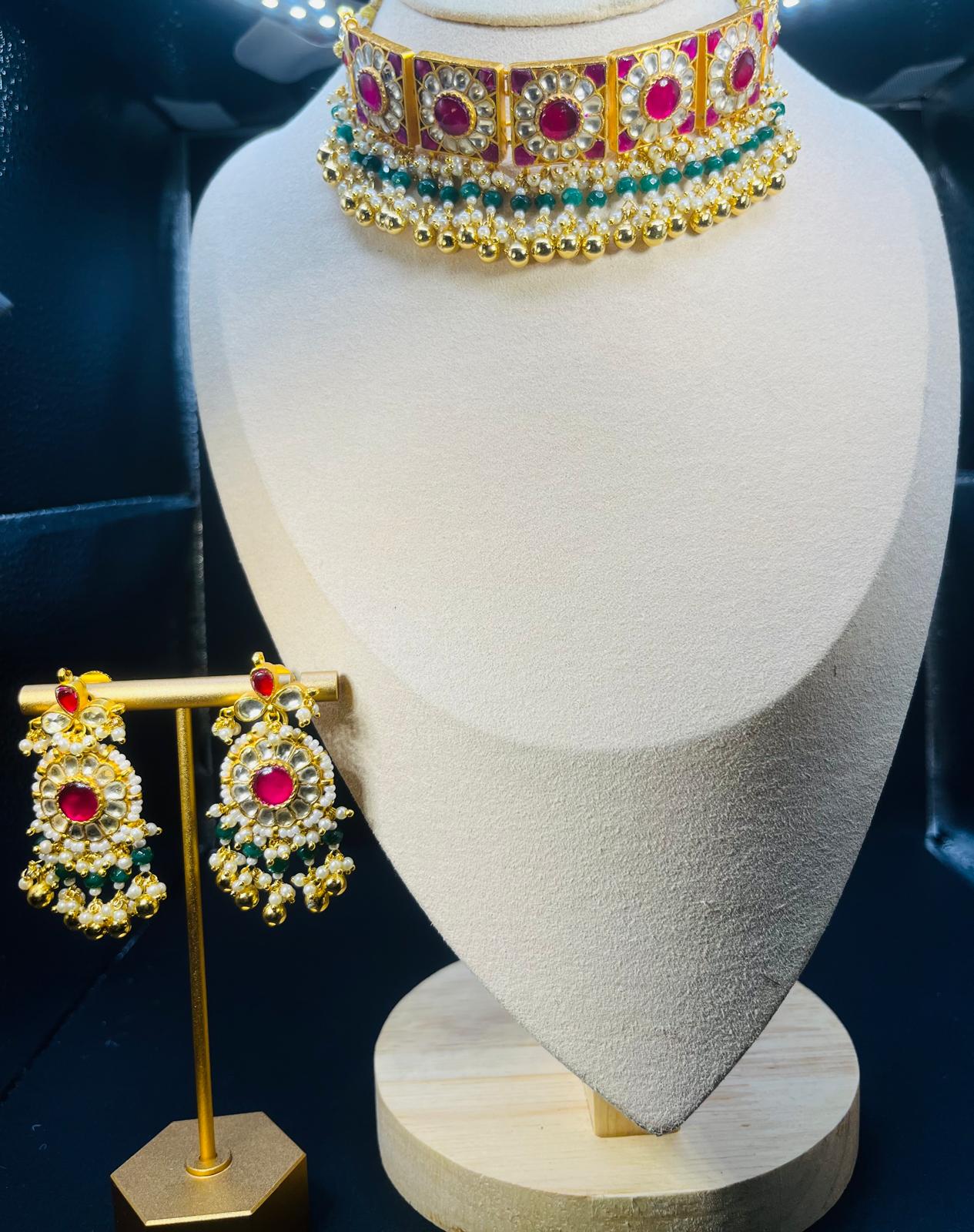 Aadya- Real Pachi kundan mini choker