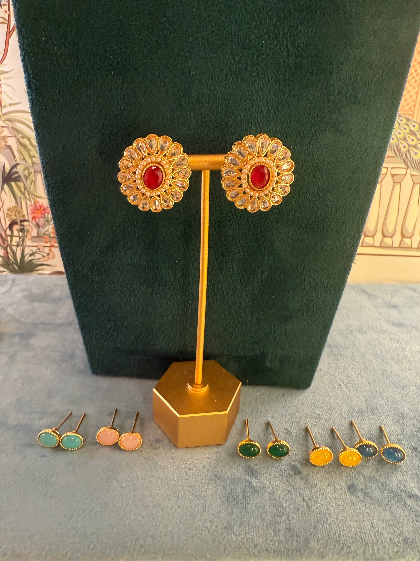 Manaswi - Bright and beautiful 6 colors changeable earrings