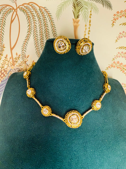 Aabha Delicate kundan set