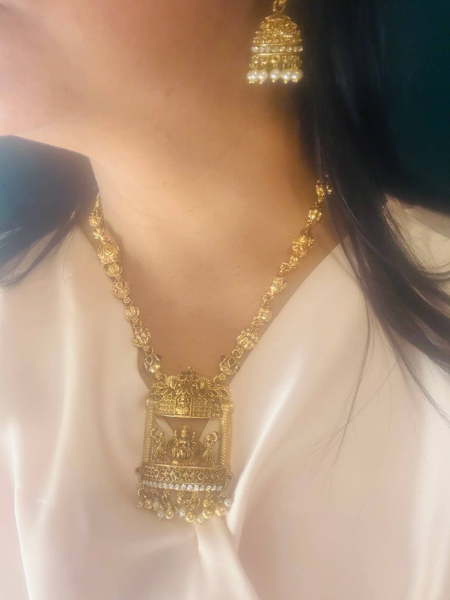 Vasundhara- 3D gorgeous pendant