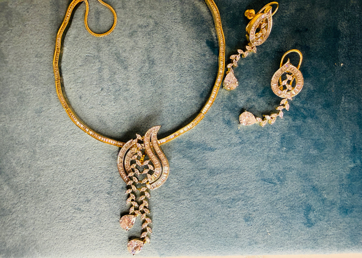 CZ pendant set with detachable CZ hasli