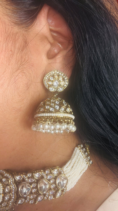 Mandala- Classic white Kundan with tikka