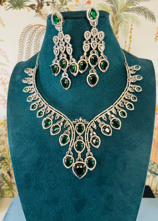 Heavy AD necklace set in green