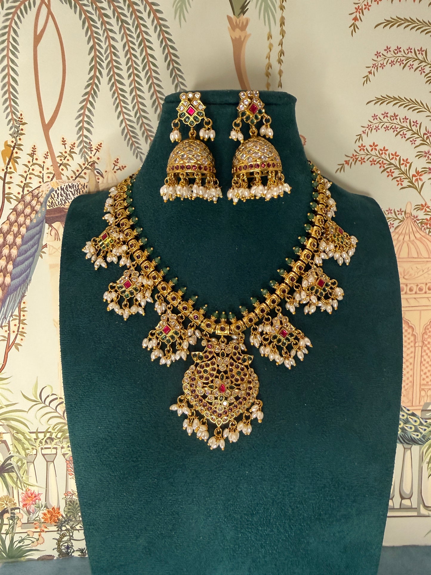 Aabha Guttapusallu premium necklace