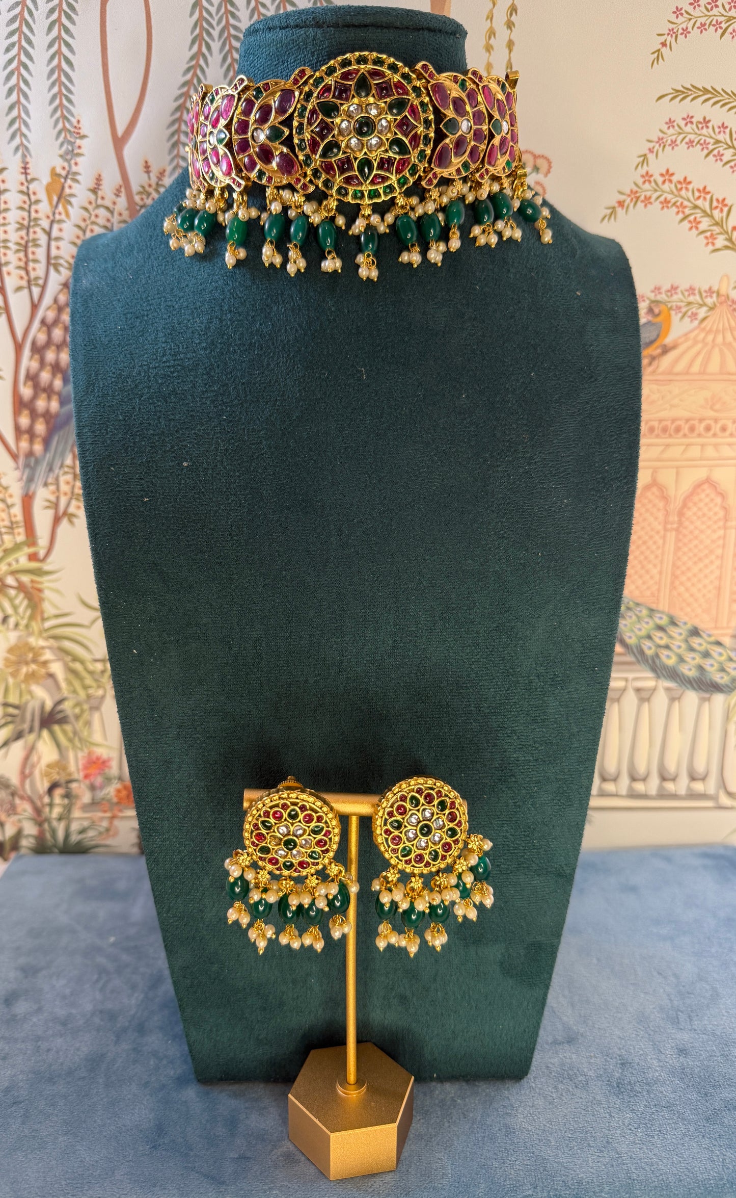 Chakor- classic contemporary