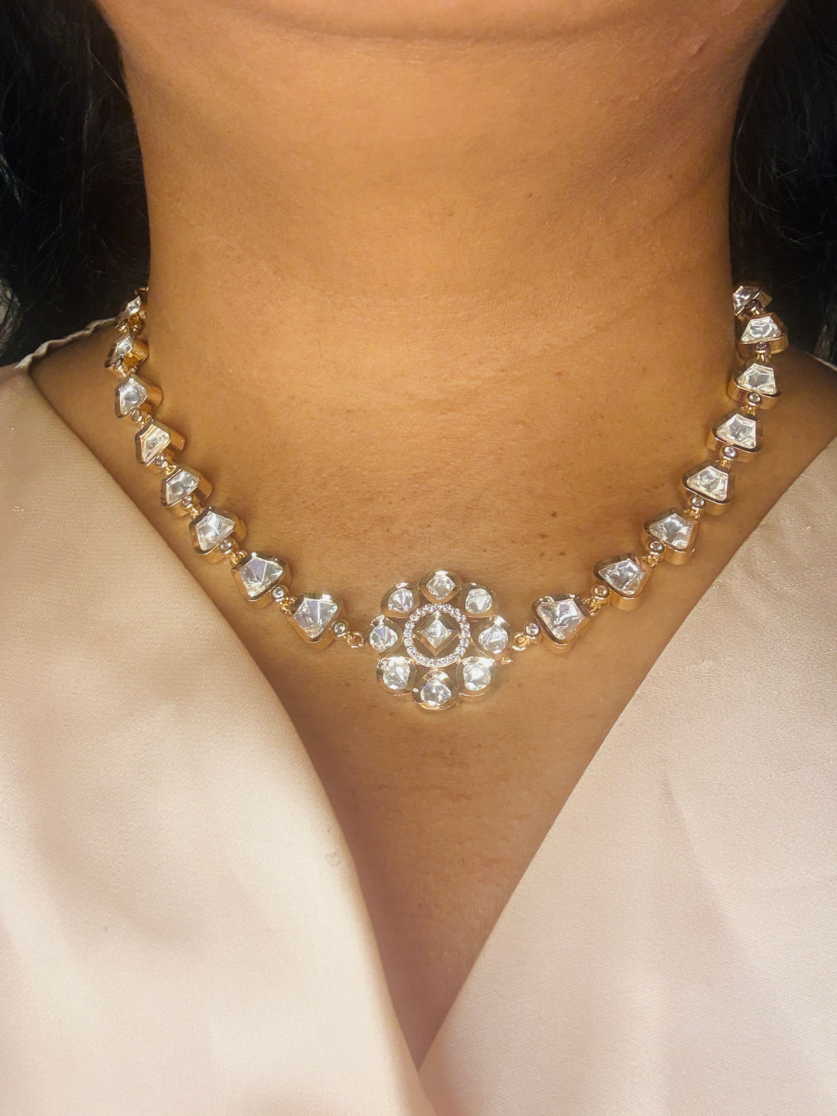 Single line kundan choker
