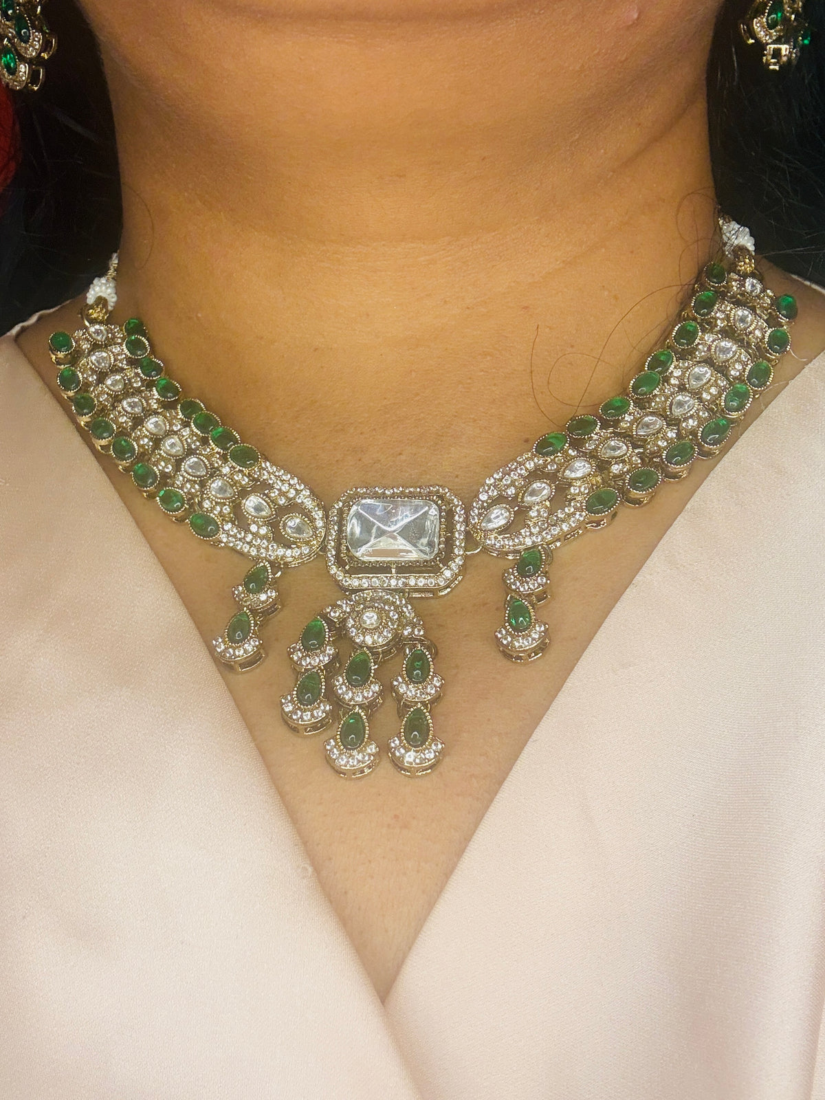 Green stone waterfall look with tikka