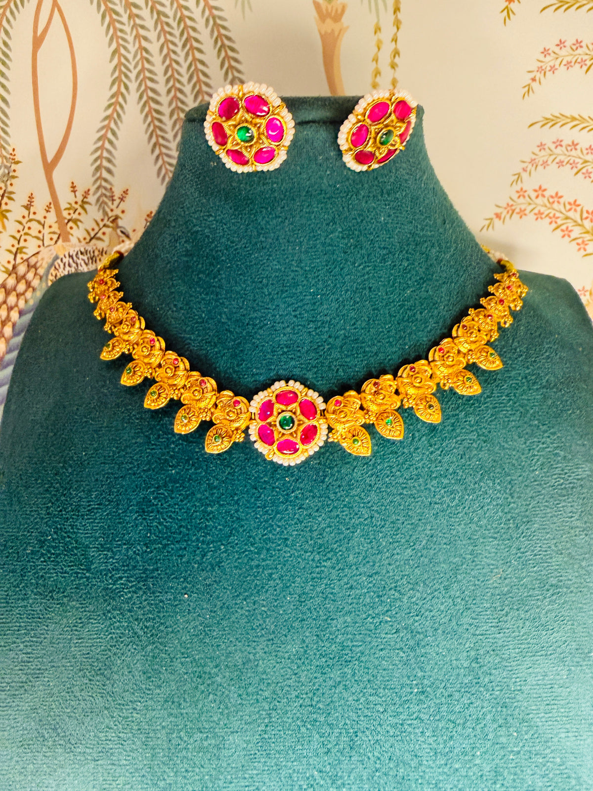 Delicate Indian look necklace