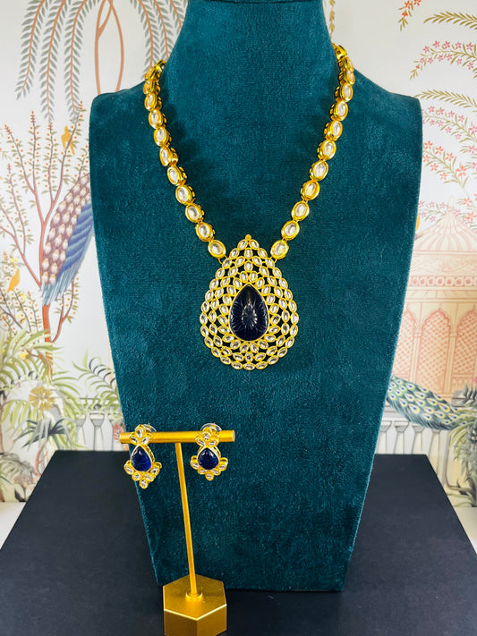 Navy carved stone pendant kundan haar