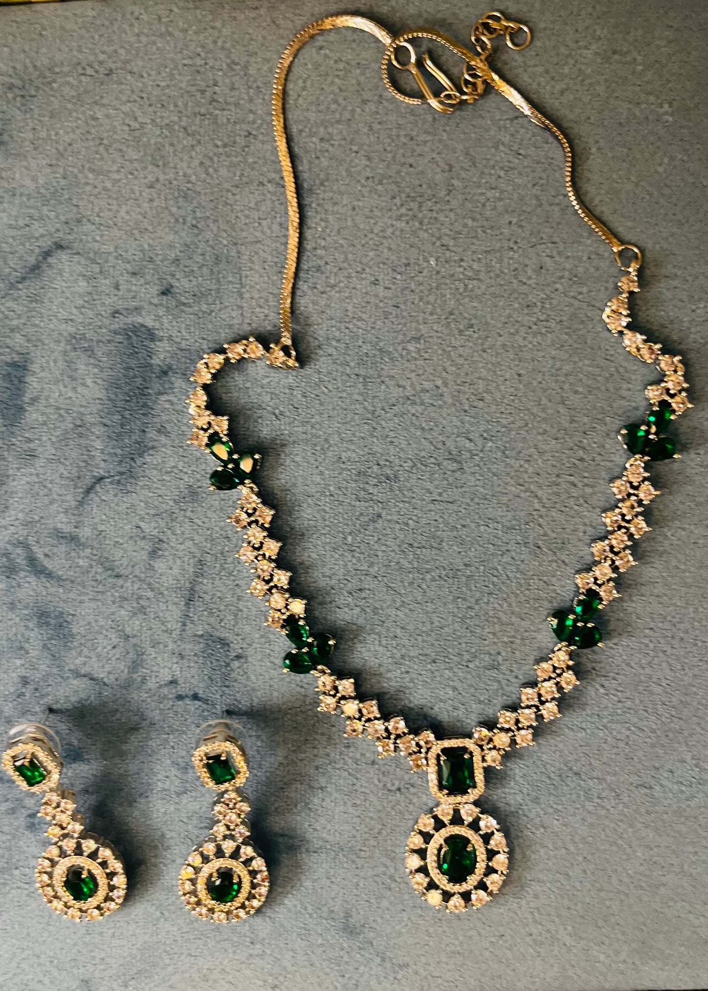 Emerald AAA AD necklace set