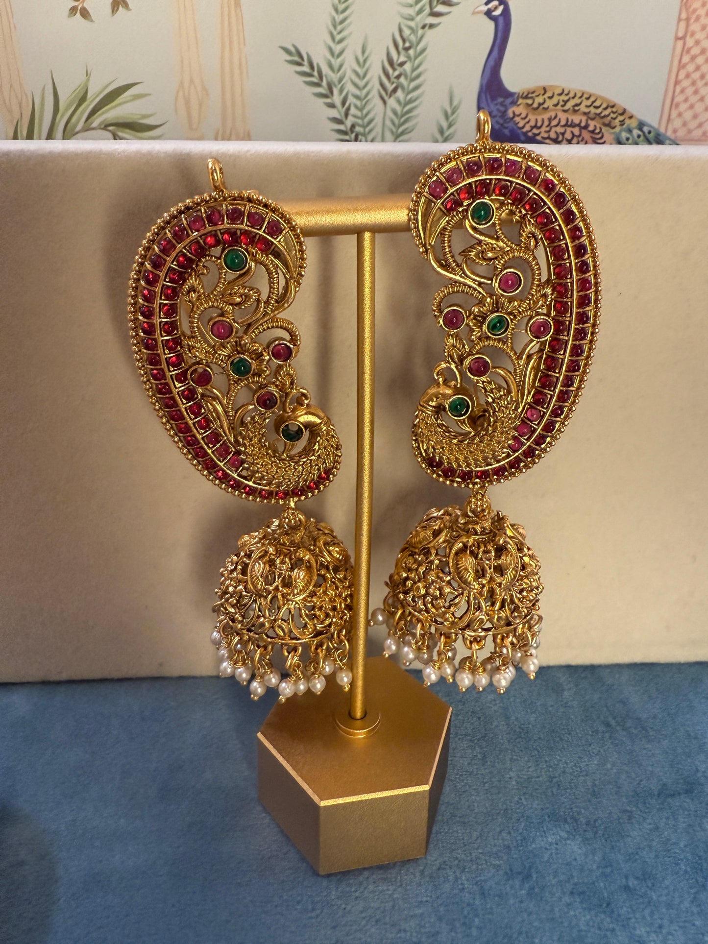 Kari- Earcuffs red