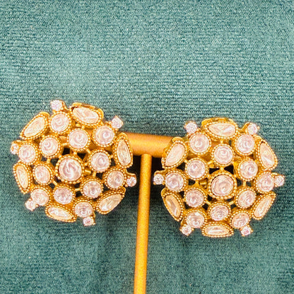 Kundan studs Elegant and stylish