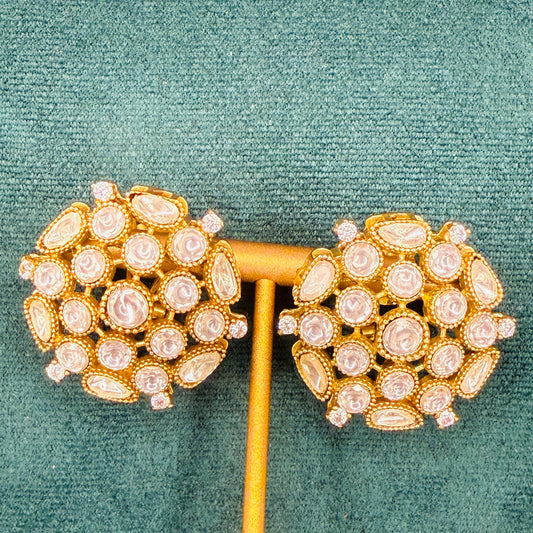Kundan studs Elegant and stylish