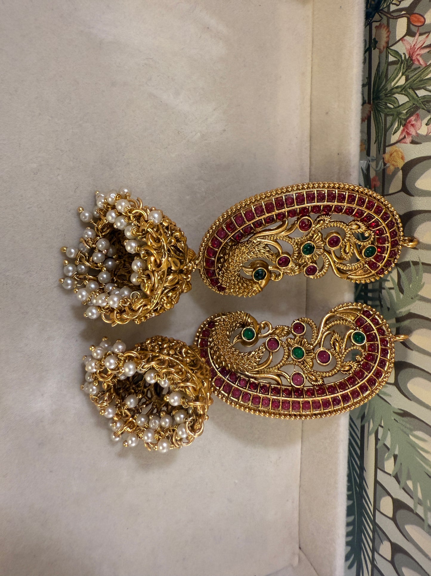 Kari- Earcuffs red