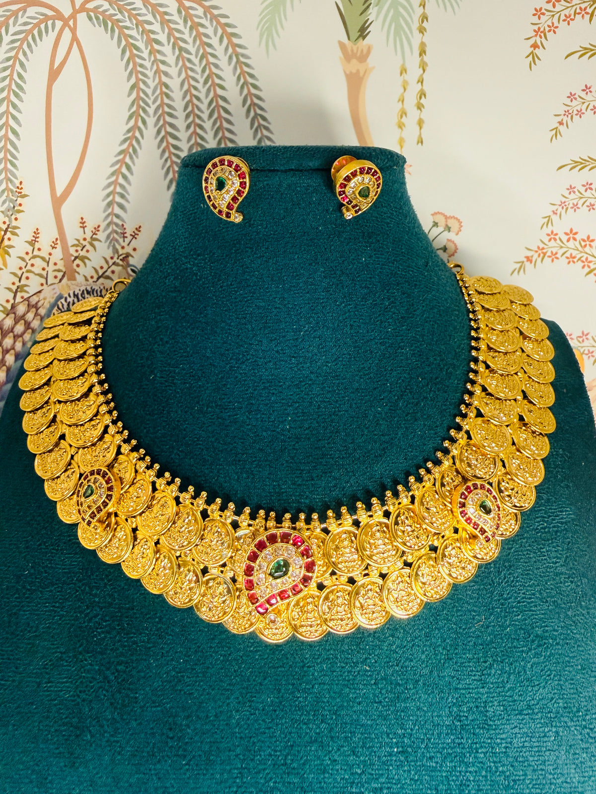 Kasu with mango pendant
