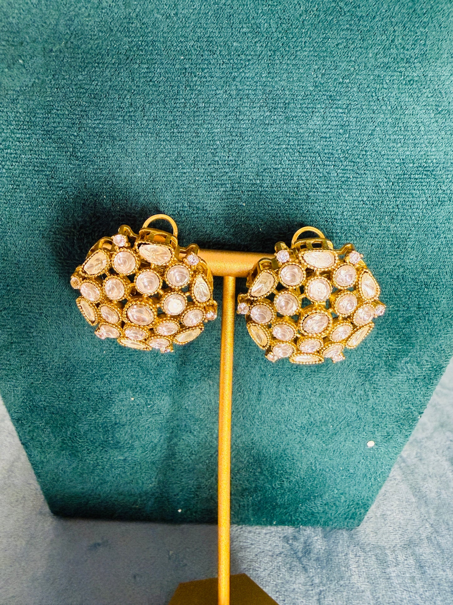 Kundan studs Elegant and stylish