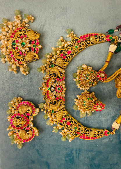 Detachable three pendant necklace