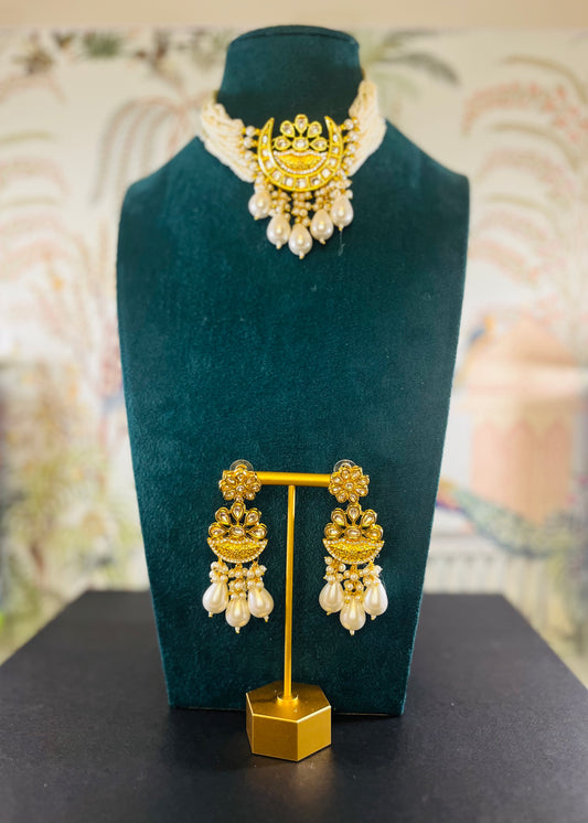 Kundan pearl choker