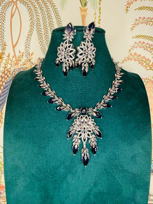 Dazzling necklace set