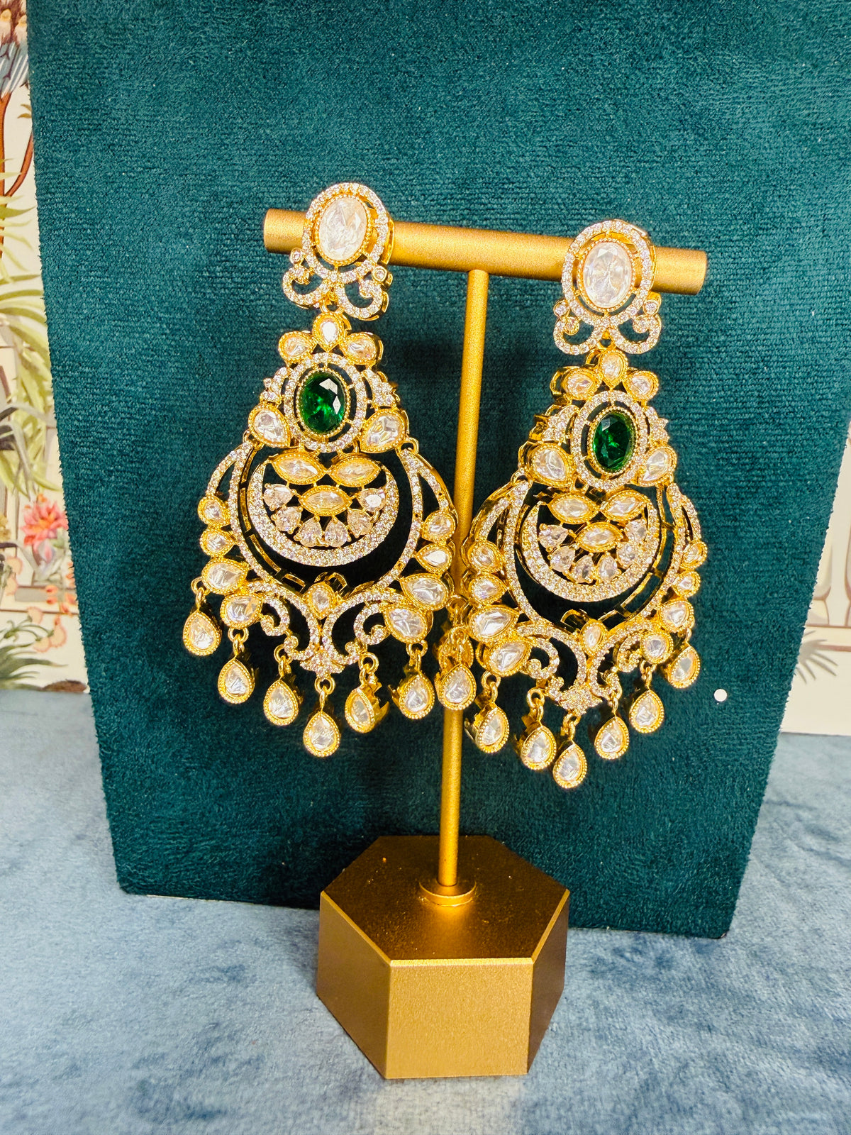 Baisaa - Big kundan earrings