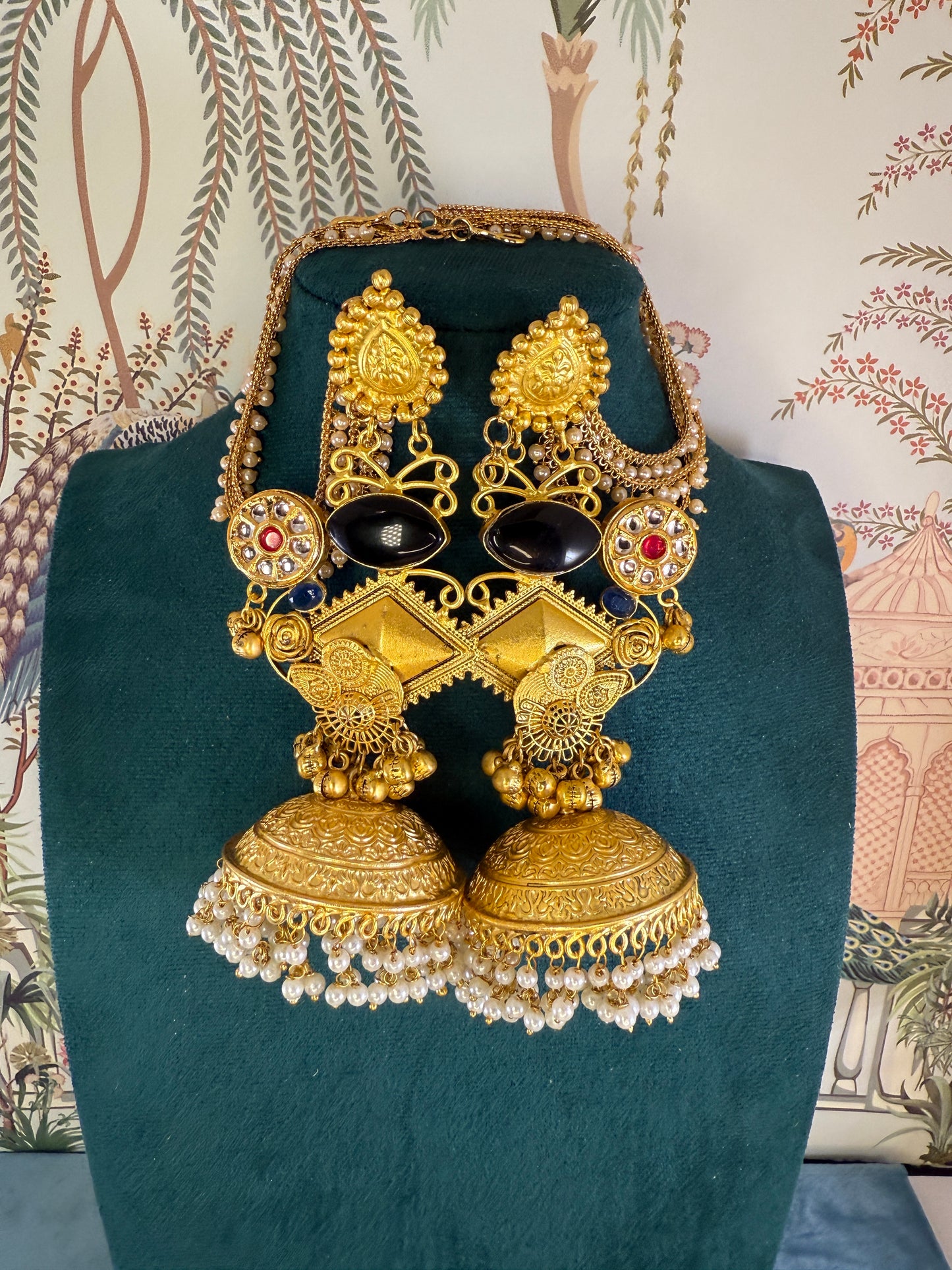 RC- 001 Monalisa stone golden replica Jhumka with earchain