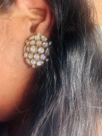 Kundan studs Elegant and stylish