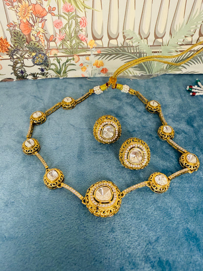 Aabha Delicate kundan set